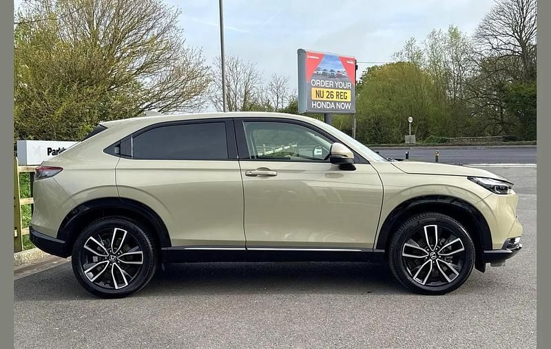 Used Honda HR-V Advance 131 HP (96 kW) 2024 Sand khaki SUV