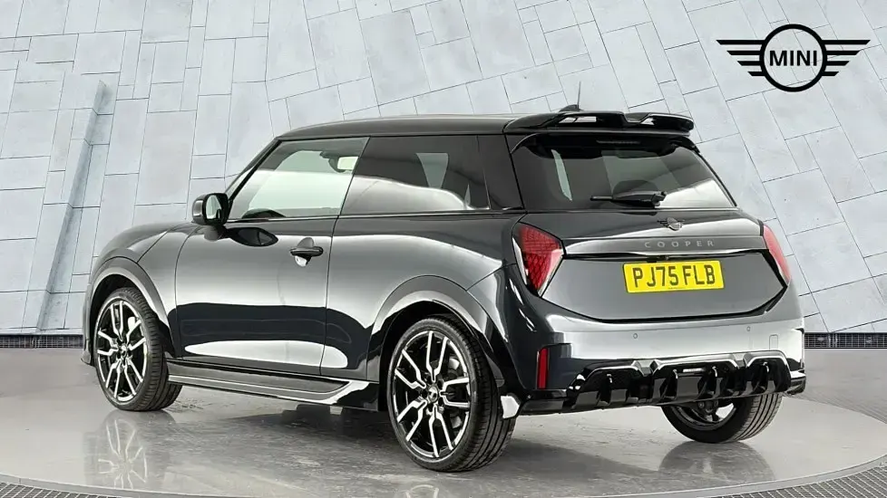 Używany Mini Cooper Hatch 113 kW (154 KM) 2025 Szary Hatchback