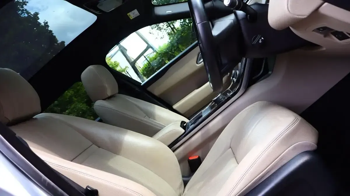 Used Land Rover Range Rover Velar SE Dynamic 245 HP (180 kW) 2019 Silver SUV