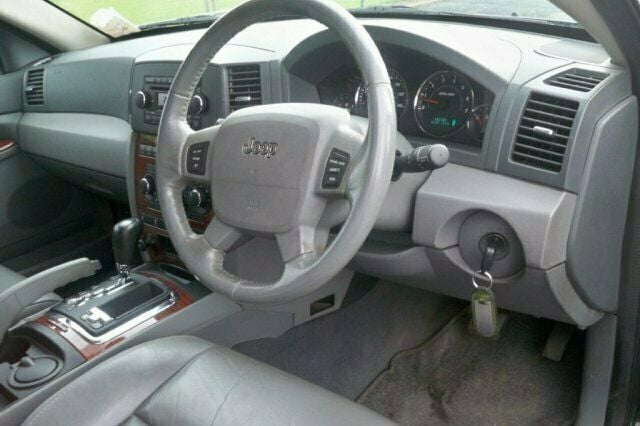 Used Jeep Grand Cherokee 215 HP (158 kW) 2006 SUV