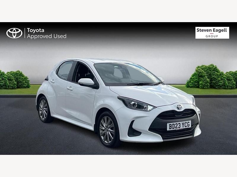 Used Toyota Yaris Hybrid 2023 White Hatchback