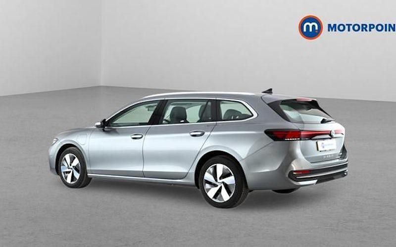 Usado VW Passat Life 204 HP (150 kW) 2025 Cinzento Carrinha
