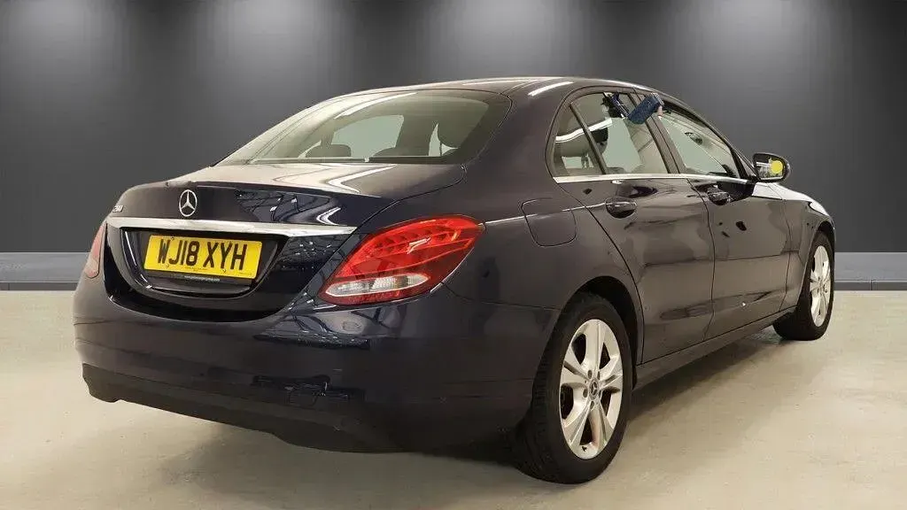 Used Mercedes C200 Executive 184 HP (135 kW) 2018 Blue Sedan
