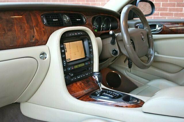 Used Jaguar XJ6 240 HP (176 kW) 2006 Sedan