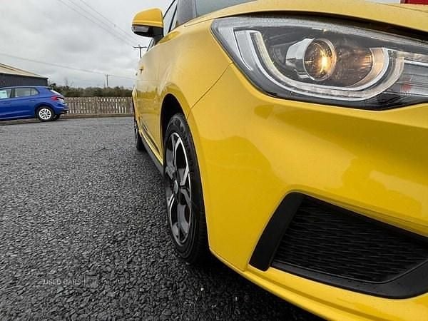 Used MG MG3 Excite 106 HP (77 kW) 2022 Yellow Hatchback
