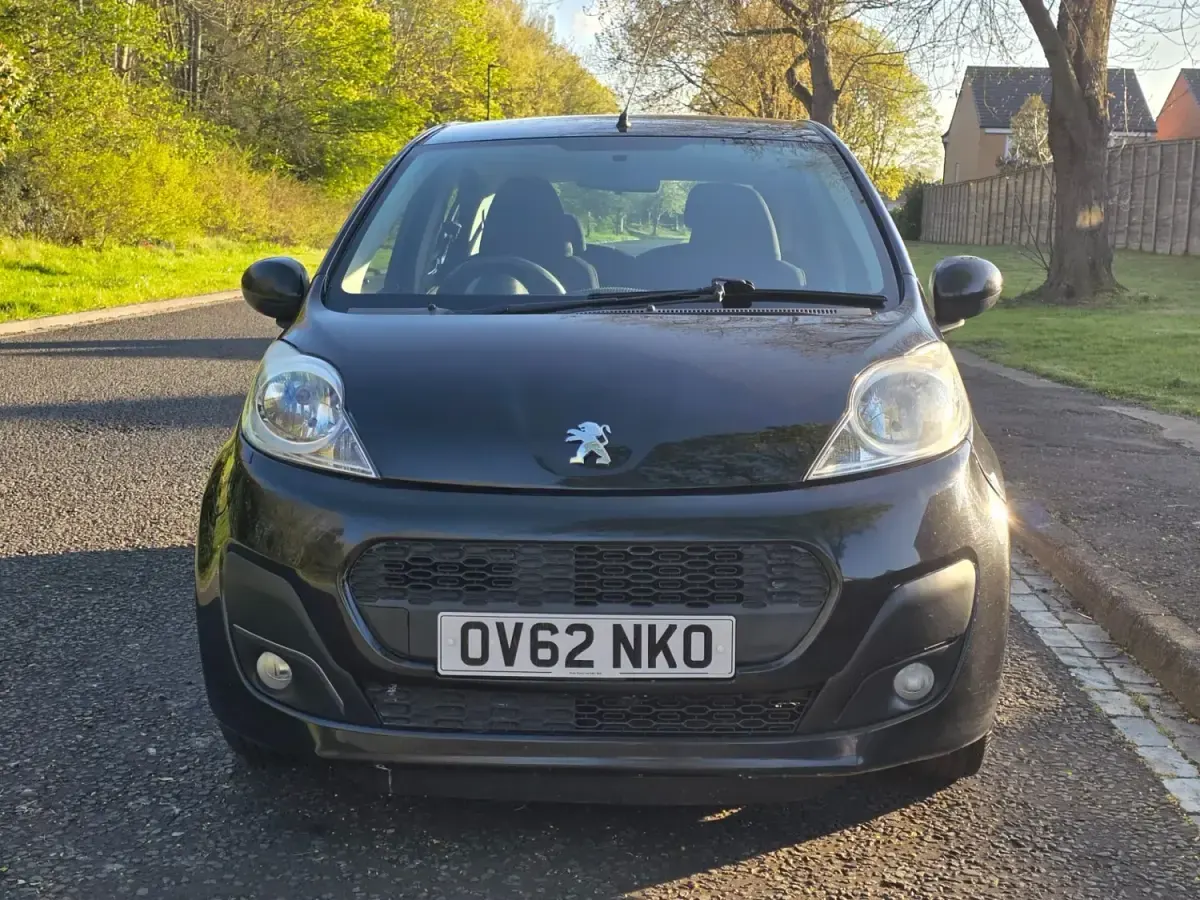 Second-hand Peugeot 107 Active 68 CP (50 kW) 2012 Negru Hatchback