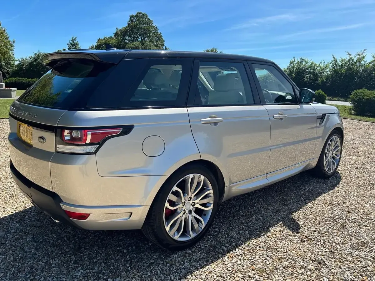 Used Land Rover Range Rover Autobiography Dynamic 306 HP (225 kW) 2015 Gold SUV
