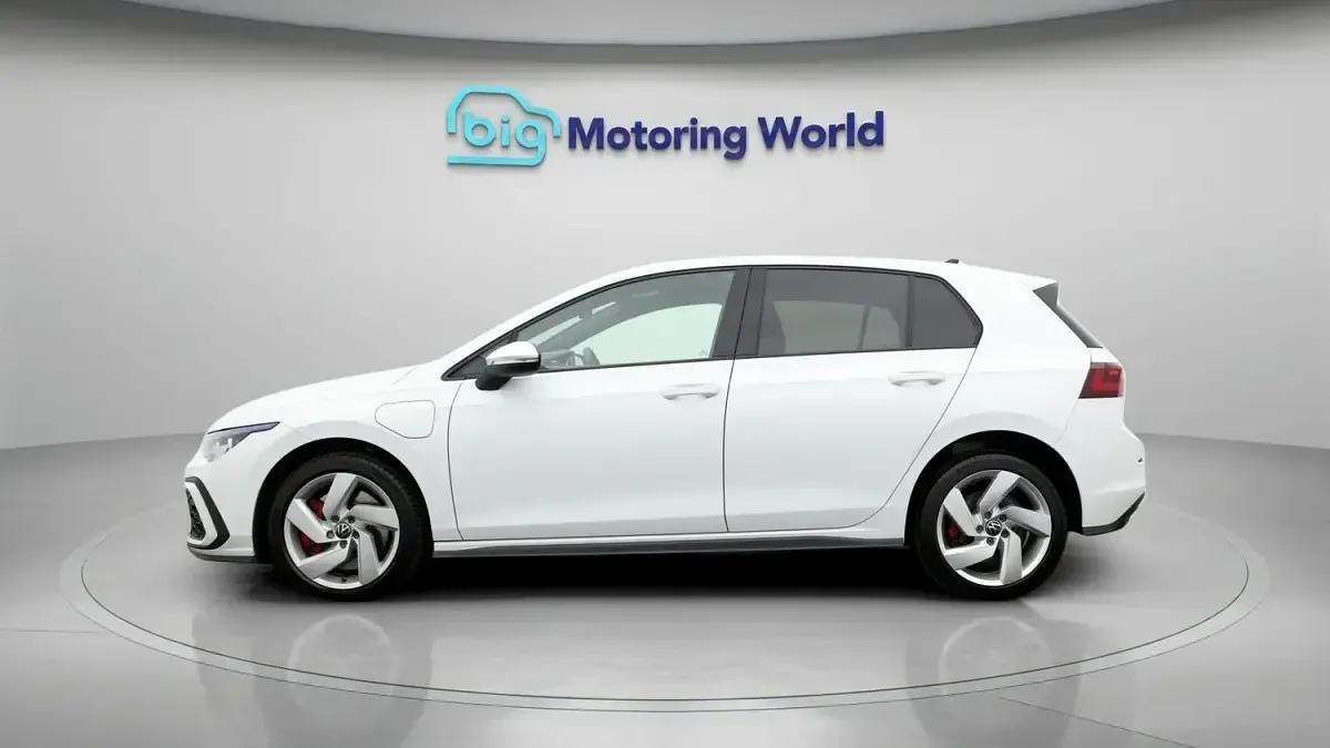 Used VW Golf VII GTE 245 HP (180 kW) 2021 White Hatchback