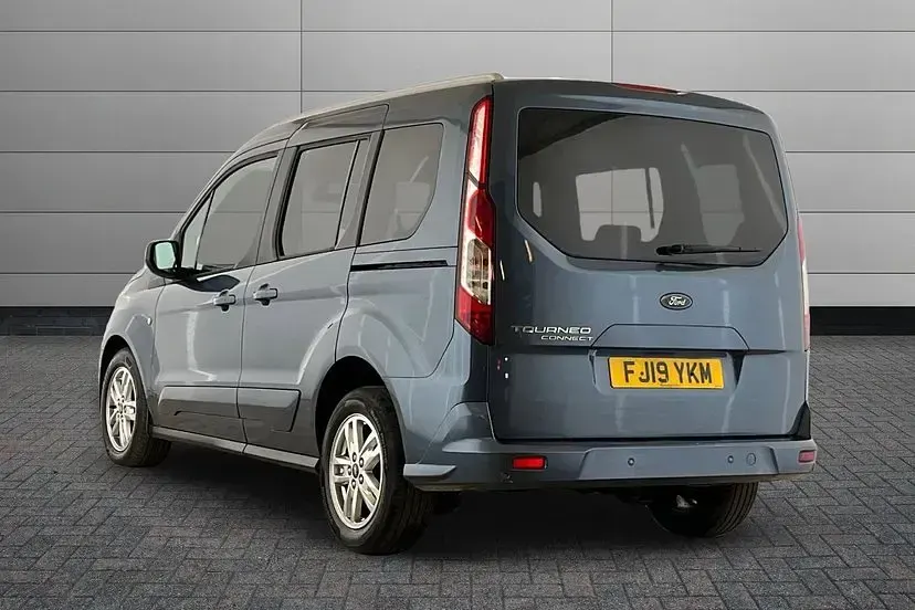 Used Ford Tourneo Connect Titanium 118 HP (86 kW) 2019 Chrome blue MPV