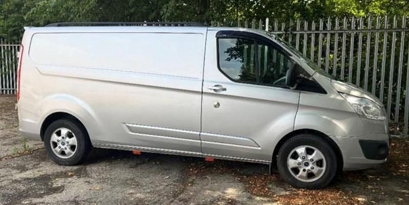 Used Ford Transit Custom Limited 125 HP (91 kW) 2016 Silver Van
