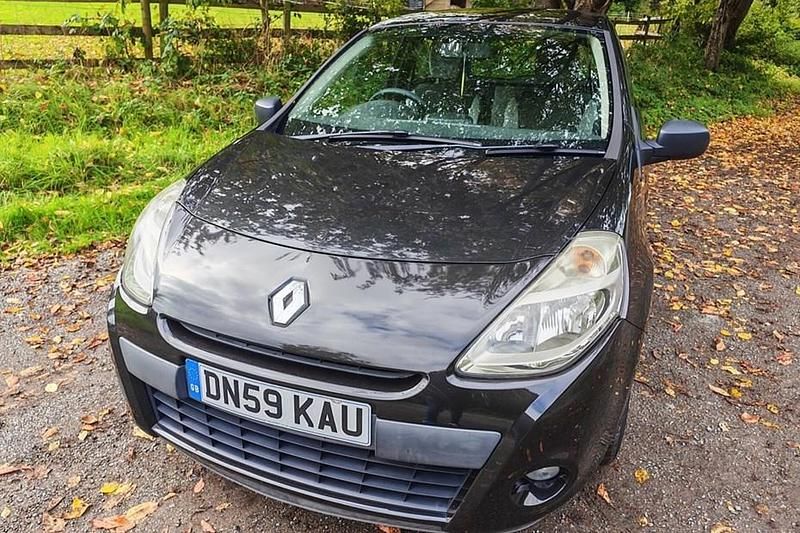 Black Used 2009 Renault Clio II Extreme Hatchback | £3,250 (A bit pricey) - Image 1/1