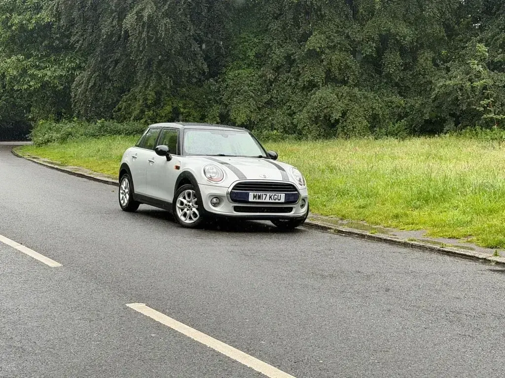 Used Mini Cooper Hatch 136 HP (100 kW) 2017 Silver Hatchback