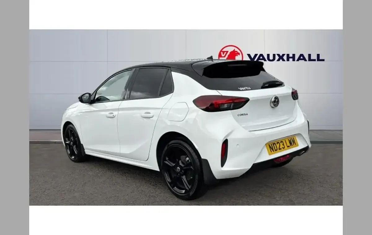 Used Vauxhall Corsa 101 HP (74 kW) 2023 White Hatchback
