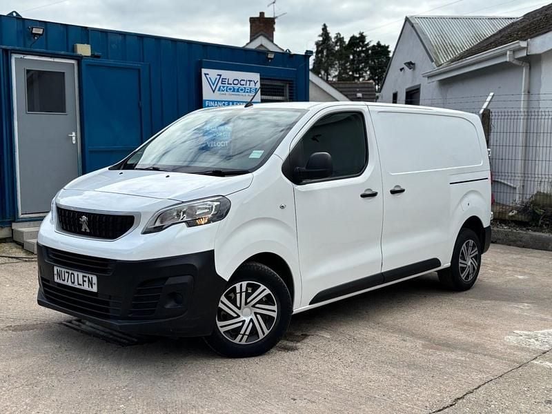 White Used 2020 Peugeot Expert Van | £8,333 (Good price) - Image 1/4