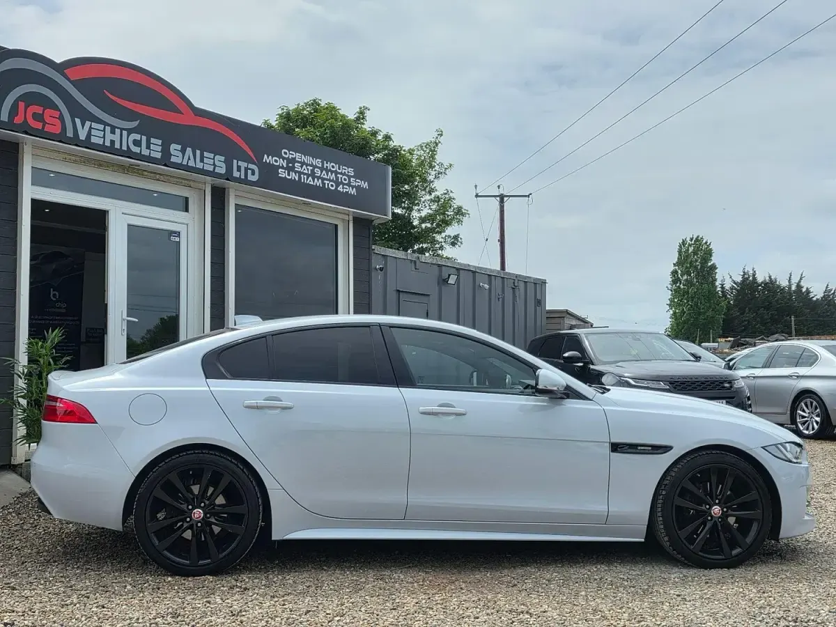 Used Jaguar XE R-Sport 180 HP (132 kW) 2018 White Sedan