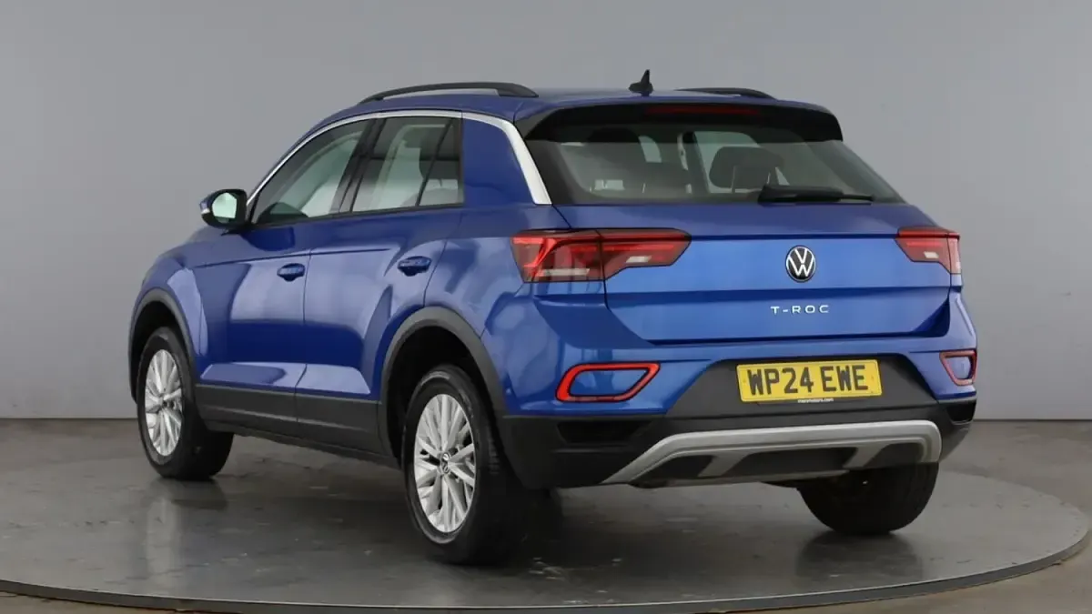Used VW T-Roc Life 150 HP (110 kW) 2024 Blue SUV