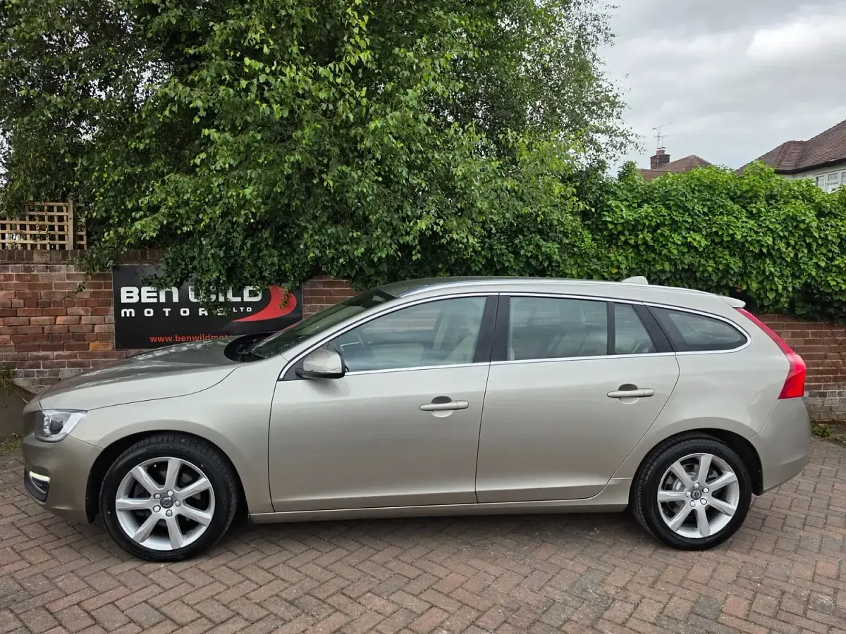 Used Volvo V60 SE Lux 2015 Gold Estate