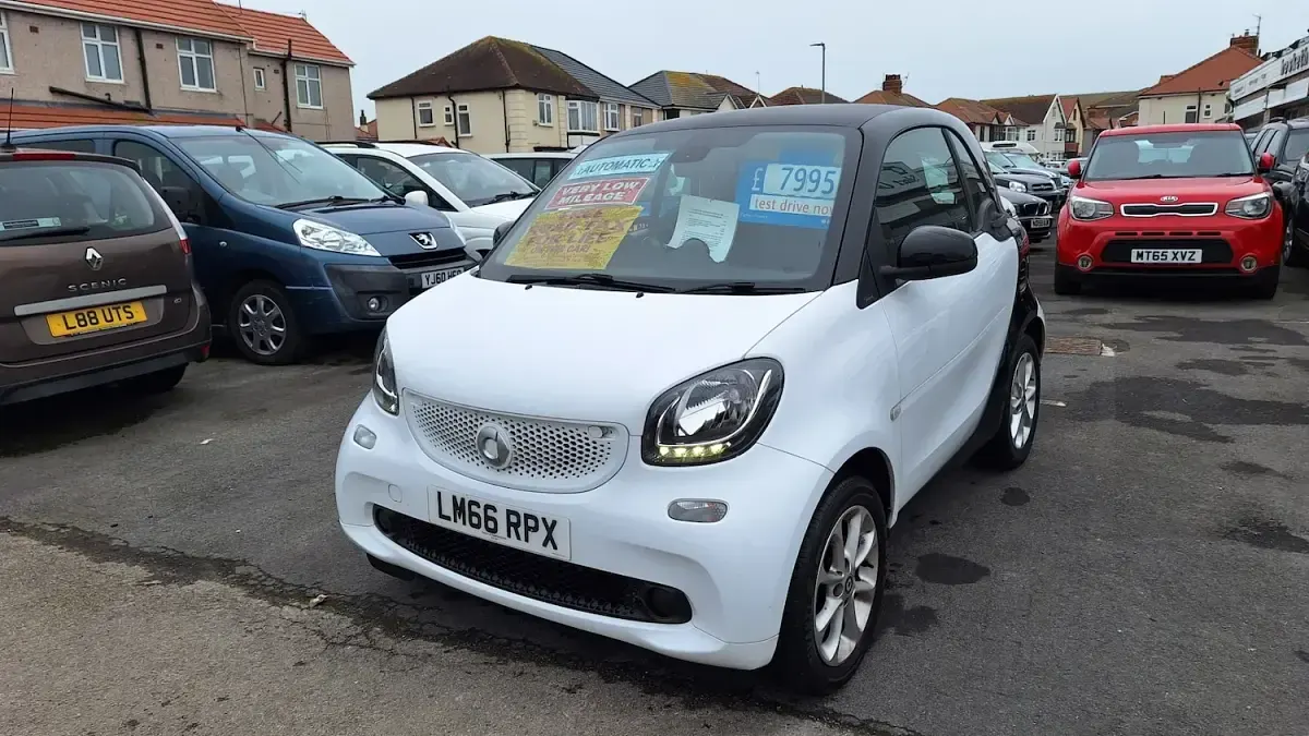 Used Smart ForTwo Coupé Passion 71 HP (52 kW) 2016 White Coupe