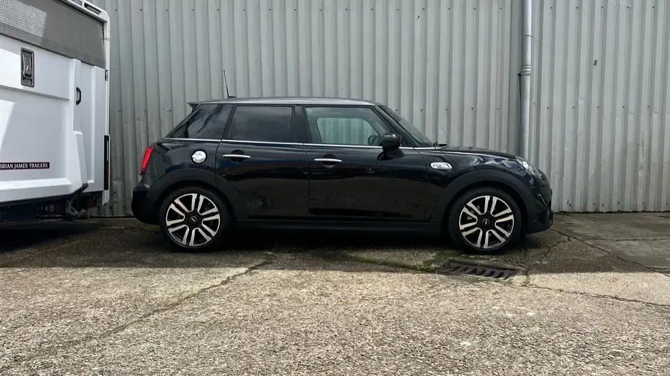 Used Mini Cooper S Exclusive 189 HP (139 kW) 2020 Black Hatchback