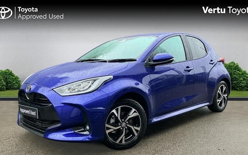 New Toyota Yaris Hybrid Design 116 HP (85 kW) 2025 Blue Hatchback