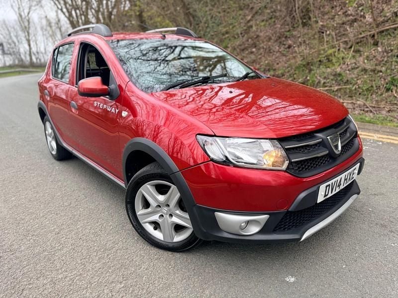 Used Dacia Sandero Lauréate 2014 Red Hatchback
