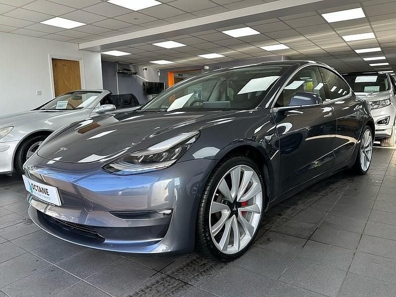 Begagnad Tesla Model 3 Performance 461 kW (627 HK) 2019 Grå Sedan