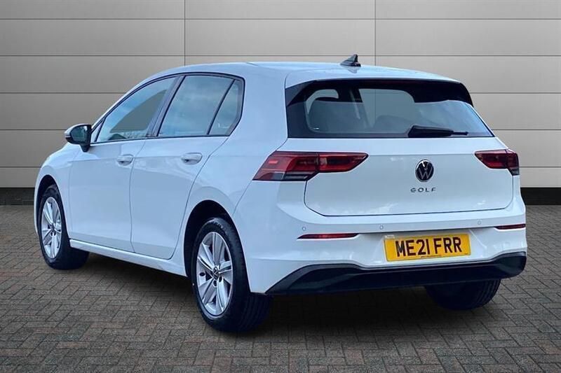 Used VW Golf VIII Life 130 HP (95 kW) 2021 Pure white Hatchback