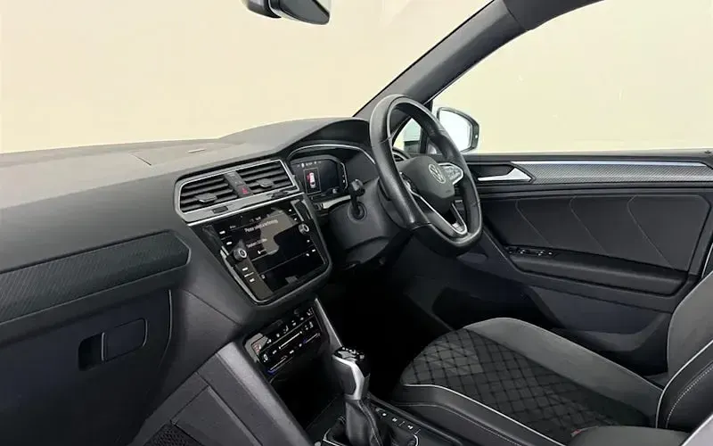 Used VW Tiguan R-line 150 HP (110 kW) 2023 White SUV