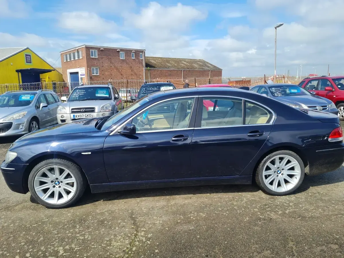 Used BMW 750 Luxury Line 2006 Blue Sedan