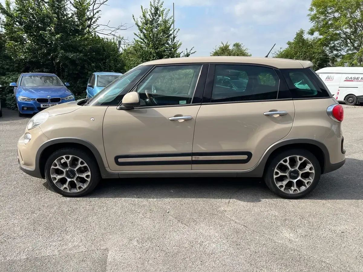 Used Fiat 500L Trekking 85 HP (62 kW) 2014 Beige MPV