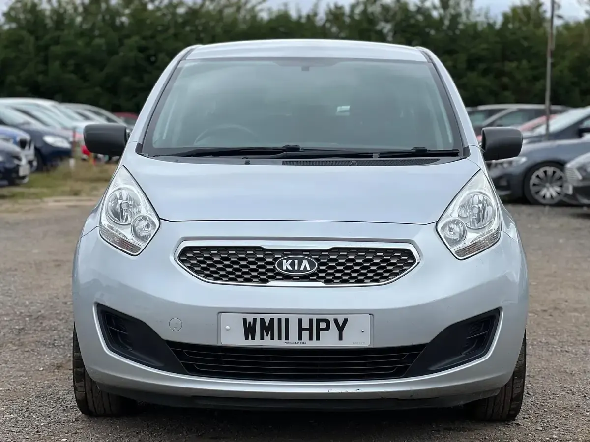 Used Kia Venga 90 HP (66 kW) 2011 Silver Hatchback