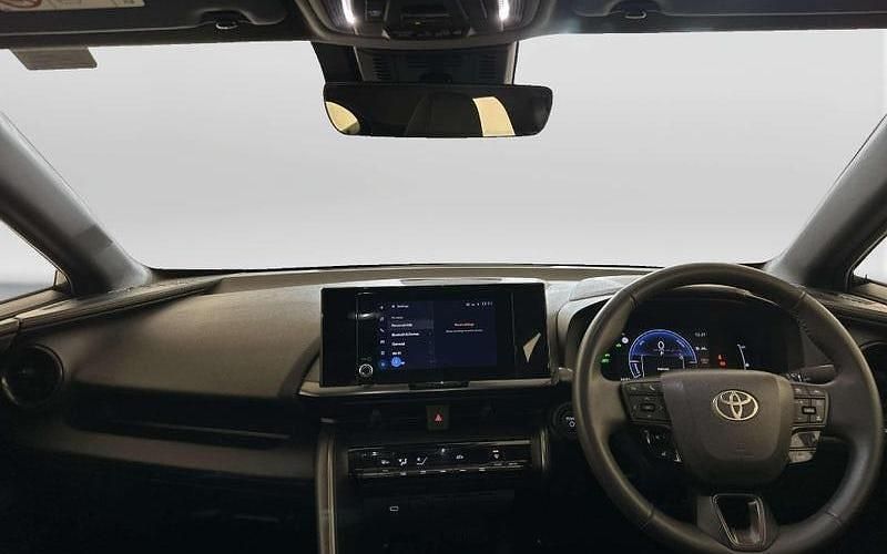 Used Toyota C-HR 140 HP (102 kW) 2026 SUV