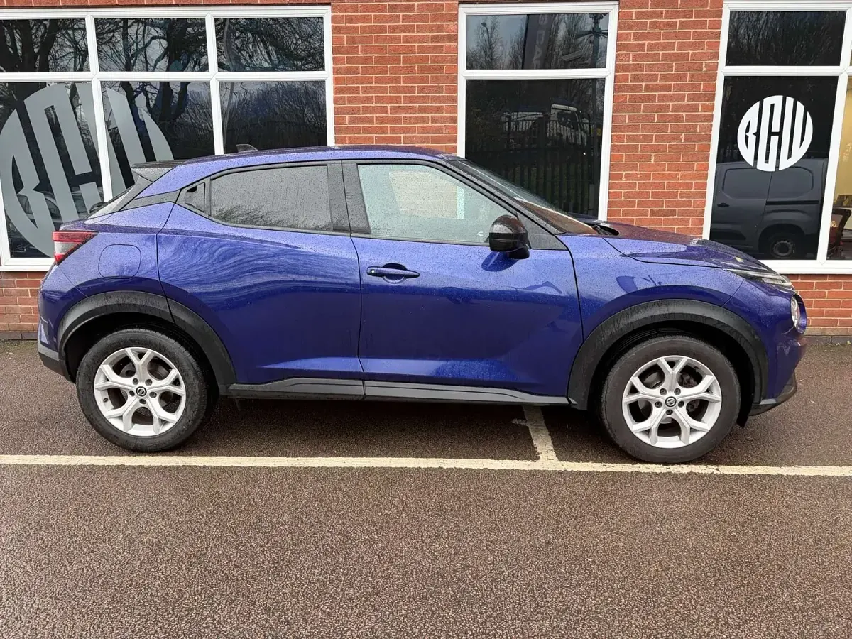 Used Nissan Juke N-Connecta 114 HP (83 kW) 2021 Blue SUV