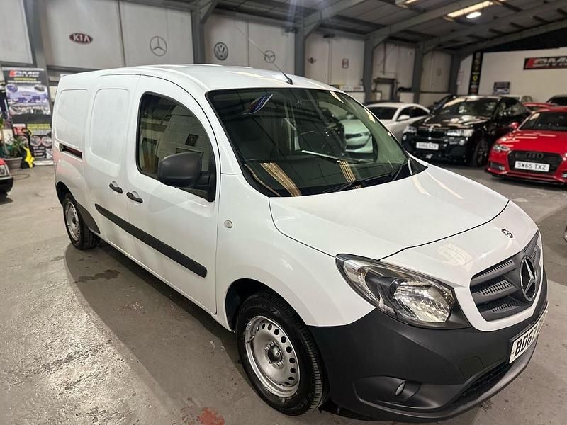 Used Mercedes Citan 109 90 HP (66 kW) 2018 White MPV
