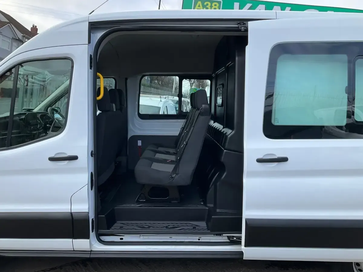 Usado Ford Transit 170 HP (125 kW) 2023 Branco Van