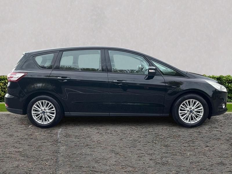 Usado Ford S-MAX Zetec 2016 Preto Monovolume