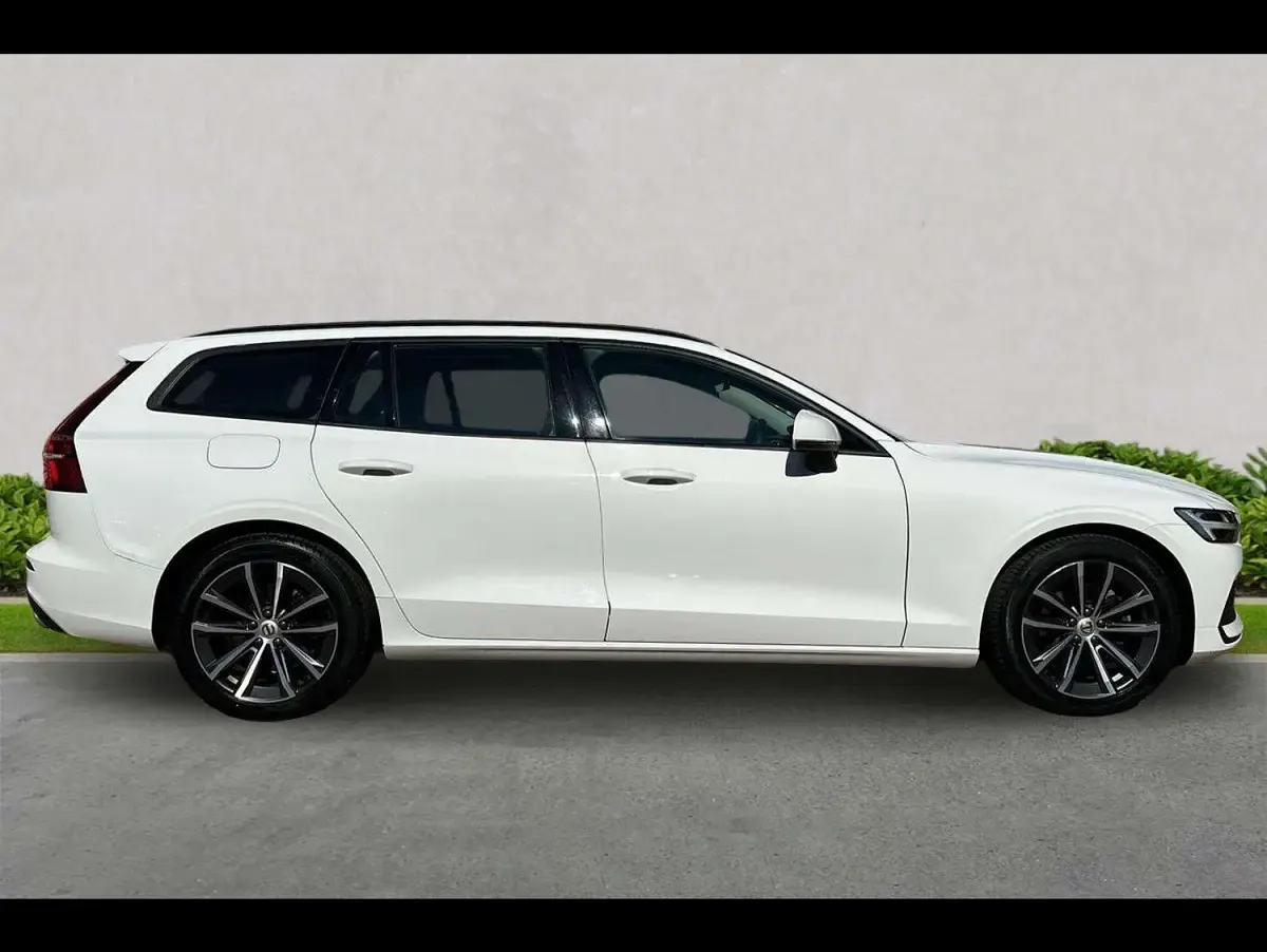 Used Volvo V60 Momentum 2021 White Estate