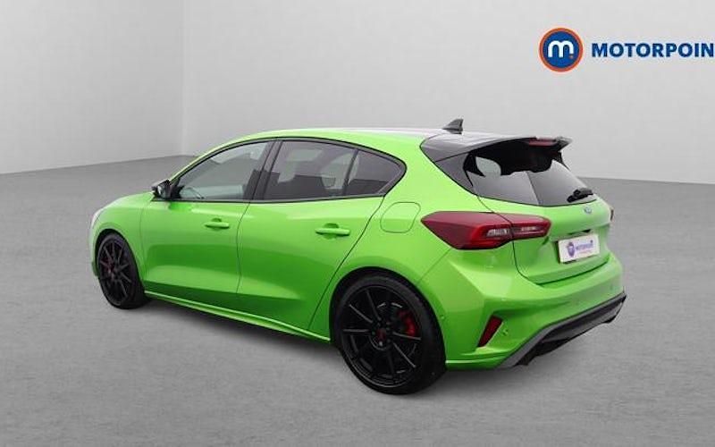 Used Ford Focus ST 280 HP (205 kW) 2024 Green Hatchback