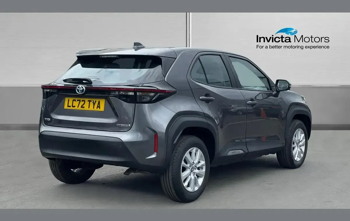 Used Toyota Yaris Cross 113 HP (83 kW) 2022 Grey SUV