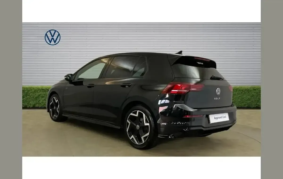 Used VW Golf VIII R-line 150 HP (110 kW) 2025 Black Hatchback