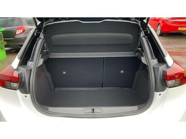 Used Vauxhall Corsa 101 HP (74 kW) 2024 White Hatchback