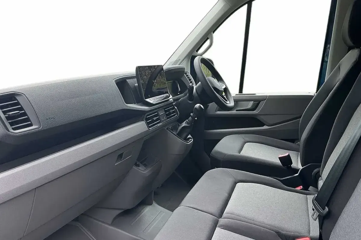 Used VW Crafter 140 HP (102 kW) 2026 Deep ocean blue Van