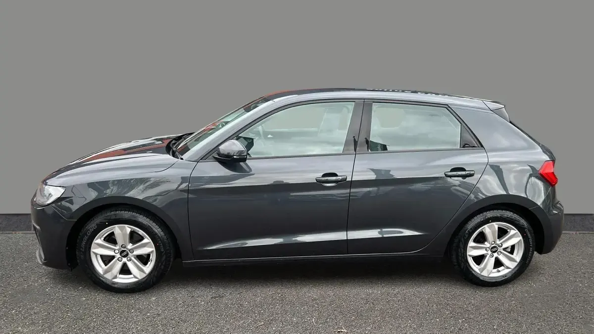 Usado Audi A1 Premium 110 CV (80 kW) 2022 Gris SUV