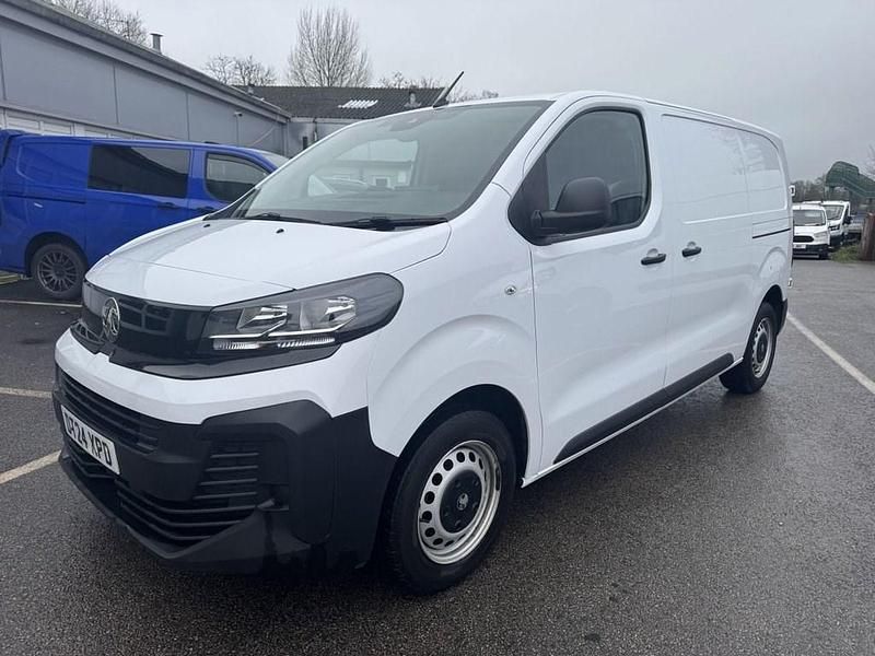 Used Vauxhall Vivaro S 120 HP (88 kW) 2024 White MPV