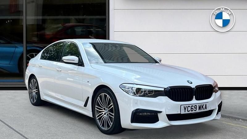 White Used 2019 BMW 520 M Sport | £20,900 (Good price) - Image 1/4