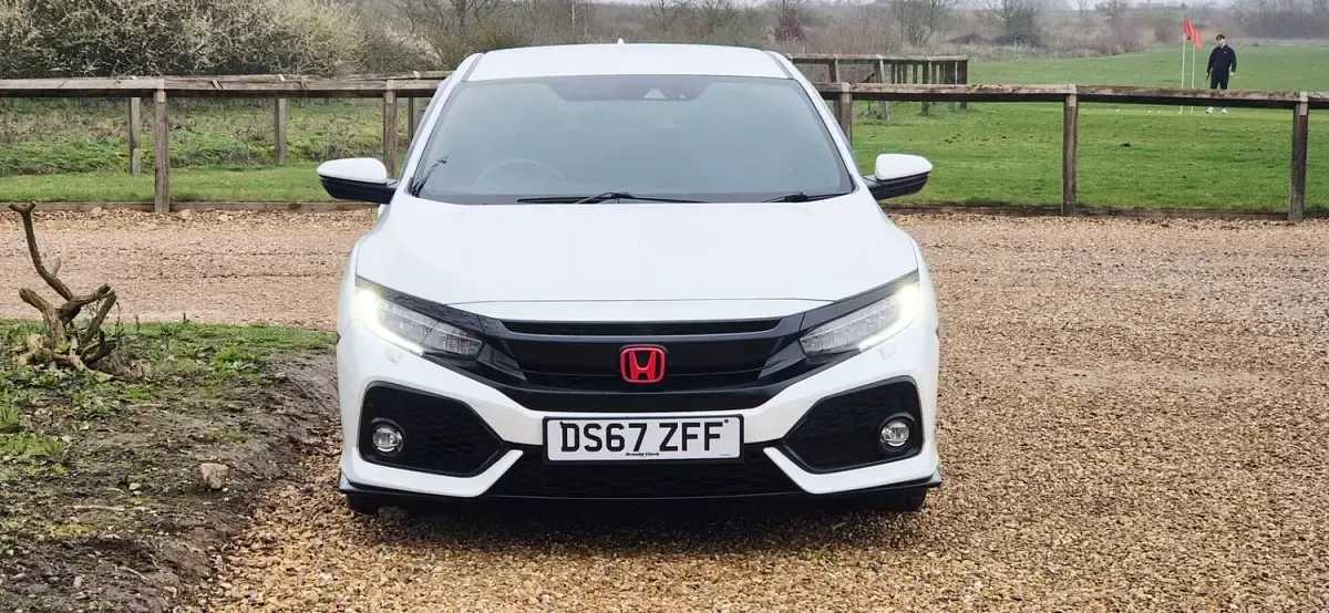 Begagnad Honda Civic Sport 182 HK (133 kW) 2017 Vit Halvkombi