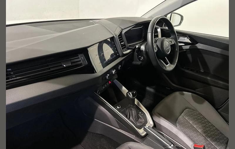 Used Audi A1 Sport 108 HP (79 kW) 2023 White Hatchback