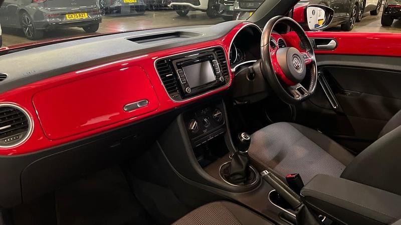 Used VW Beetle Design 105 HP (77 kW) 2014 Tornado red black hood Hatchback