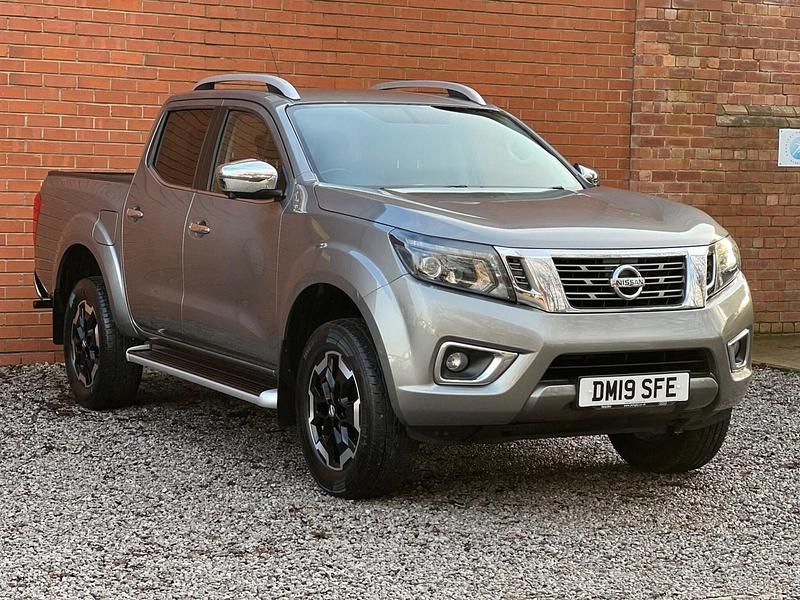 Used Nissan Navara Tekna 190 HP (139 kW) 2019 Grey Pickup