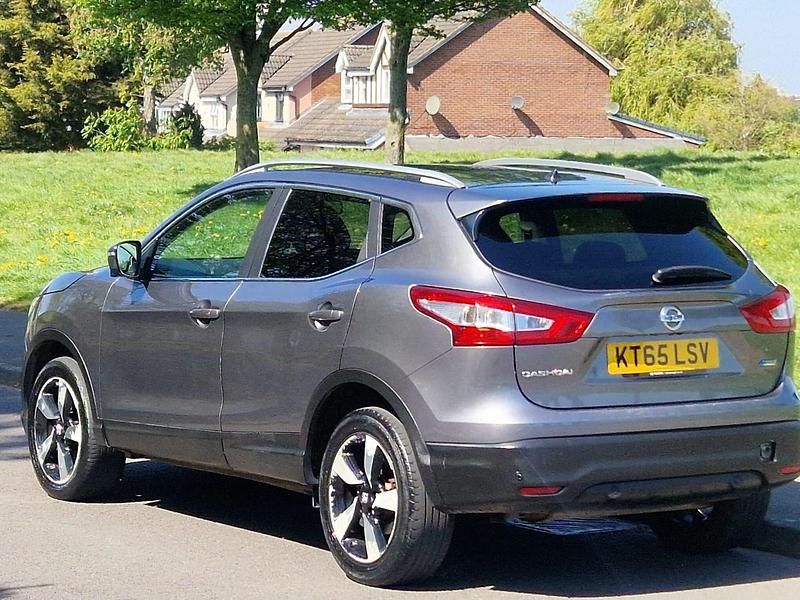 Begagnad Nissan Qashqai N-TEC 2016 Grå SUV